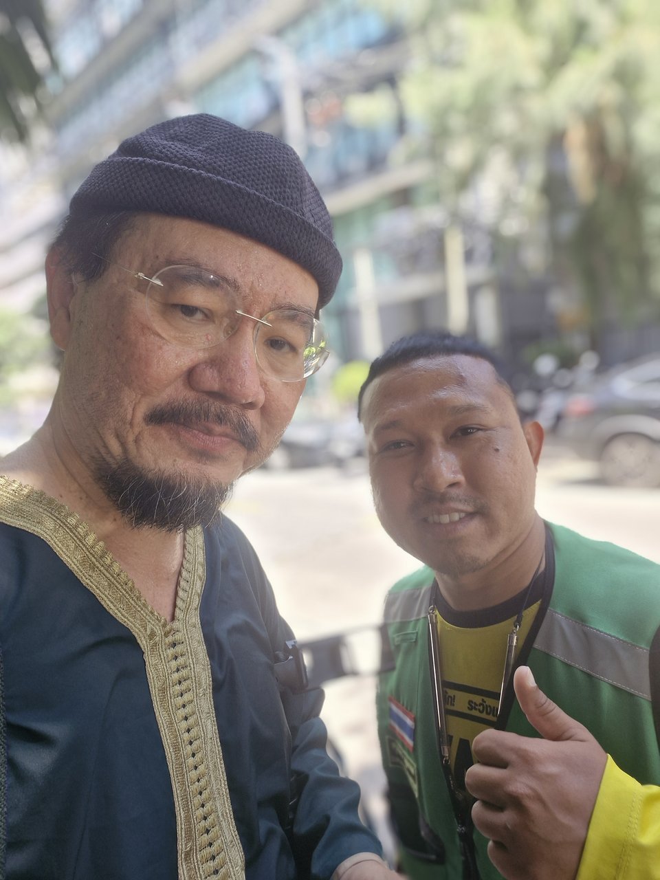 หมอบูรณ์ อารยพล ถ่าย Selfie กับไรเดอร์ Grab