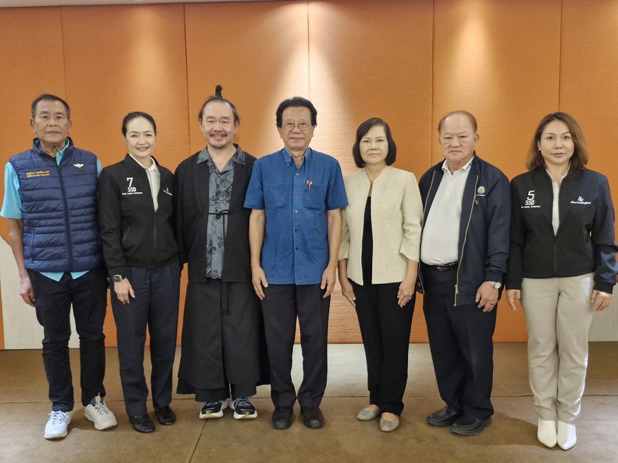 หมอบูรณ์ เบอร์ 2 ทีมพัฒนาประกันสังคม SSD คุณส้ม วิรัลย์ยา เบอร์ 5 คุณจอย ชลิกา เบอร์ 7 นพ.ทศพร เสรีรักษ์ เวทีเสวนาประกันสังคมระยอง 6 กรกฎาคม 2569